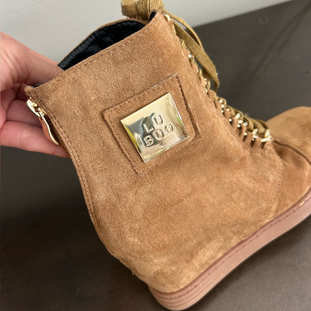 Stylish Beige Wedge Sneakers - Picture 3 of 7